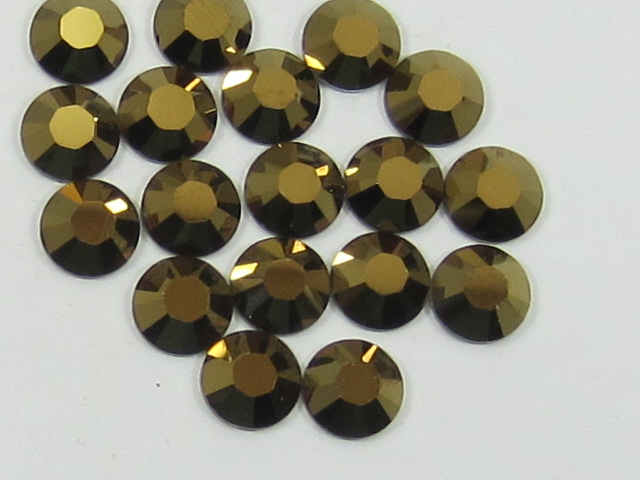 18 pcs. 30ss DORADO FLATBACK European Rhinestones